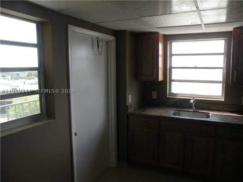 16410 Miami Dr 504, North Miami Beach FL - photo 11 of 26