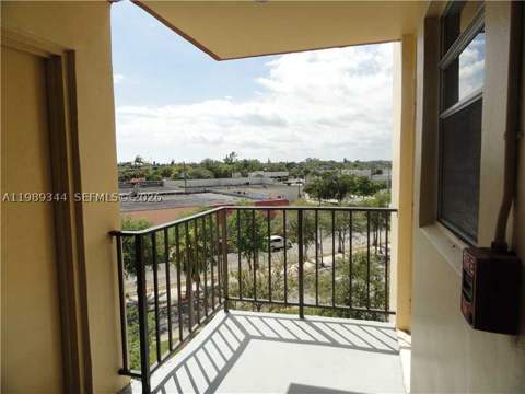 16410 Miami Dr 504, North Miami Beach FL - photo 8 of 26