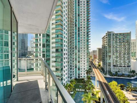 90 SW 3rd St 2013, Miami FL - photo 13 of 44