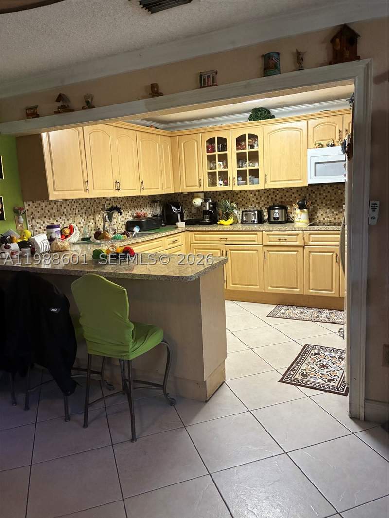 3 bedroom Condominium at 2530 W 60th Pl 103-17, Lago Grande Condo Six-B, Hialeah — photo 3