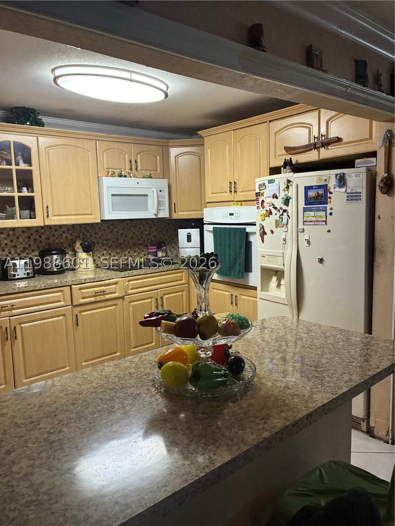 3 bedroom Condominium at 2530 W 60th Pl 103-17, Lago Grande Condo Six-B, Hialeah — photo 4