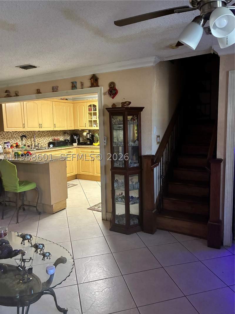 3 bedroom Condominium at 2530 W 60th Pl 103-17, Lago Grande Condo Six-B, Hialeah — photo 5