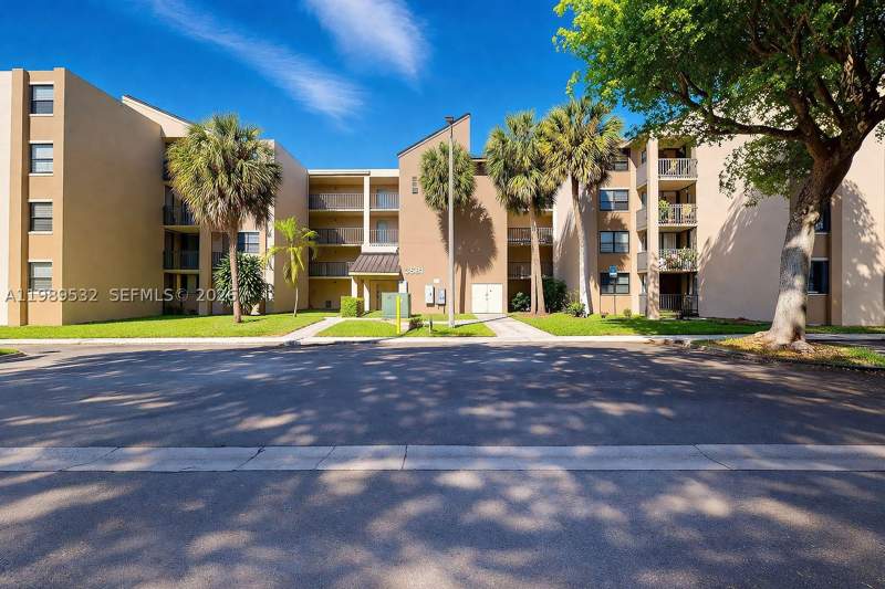 2 bedroom Condominium at 3581 SW 117th Ave 5-308, Westbird Village Condo, Miami — photo 2
