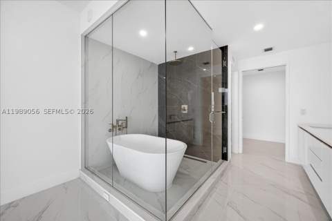 700 NE 24 2606, Miami FL - photo 14 of 73