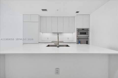 700 NE 24 2606, Miami FL - photo 8 of 73
