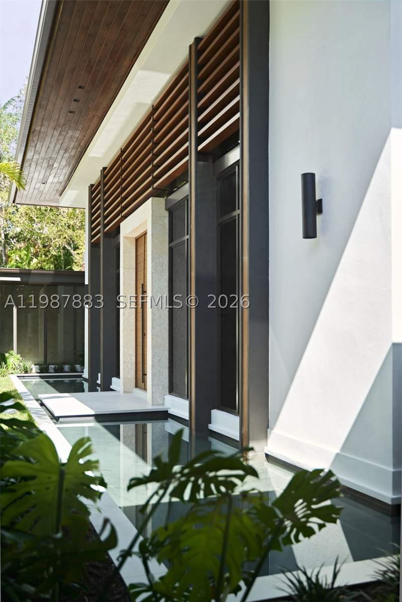 7 bedroom SingleFamilyResidence at 6371 SW 107th St, Helms Country Estates Add, Pinecrest — photo 4