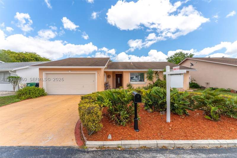 4 bedroom SingleFamilyResidence at 10021 SW 145th Pl, Sugarwood II Sec 1, Miami — photo 2