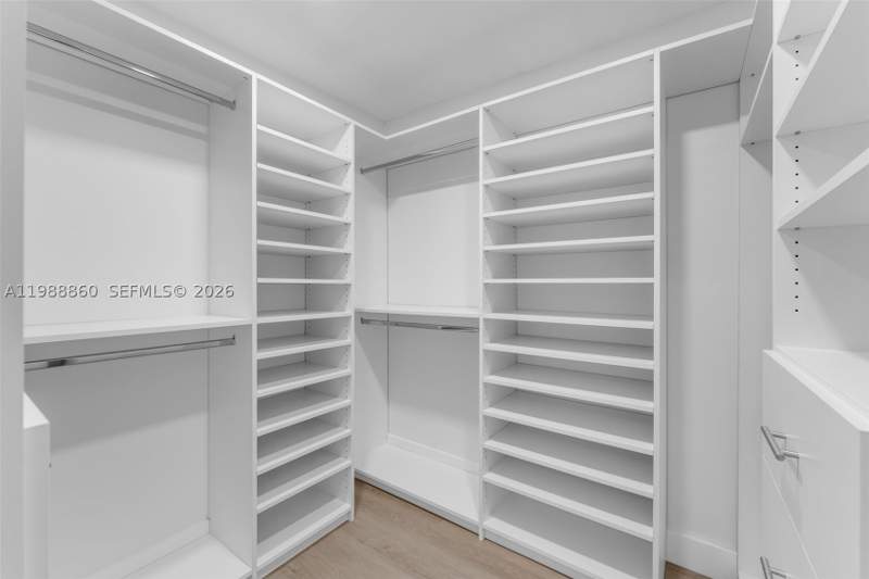 4 bedroom SingleFamilyResidence at 10021 SW 145th Pl, Sugarwood II Sec 1, Miami — photo 3