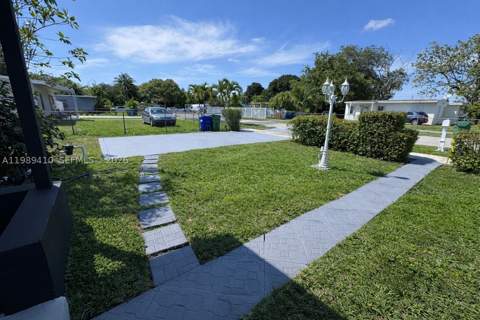 2450 NW 157th St Rd, Miami Gardens FL - photo 23 of 24