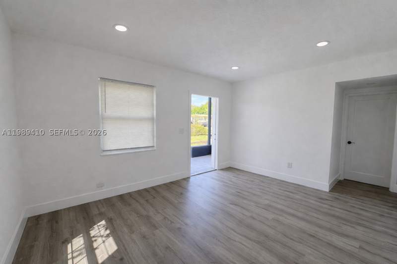 2 bedroom SingleFamilyResidence at 2450 NW 157th St Rd, Bunche Park, Miami Gardens — photo 4
