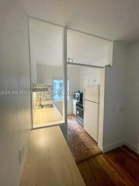 727 14th Pl 1, Miami Beach FL - photo 8 of 13