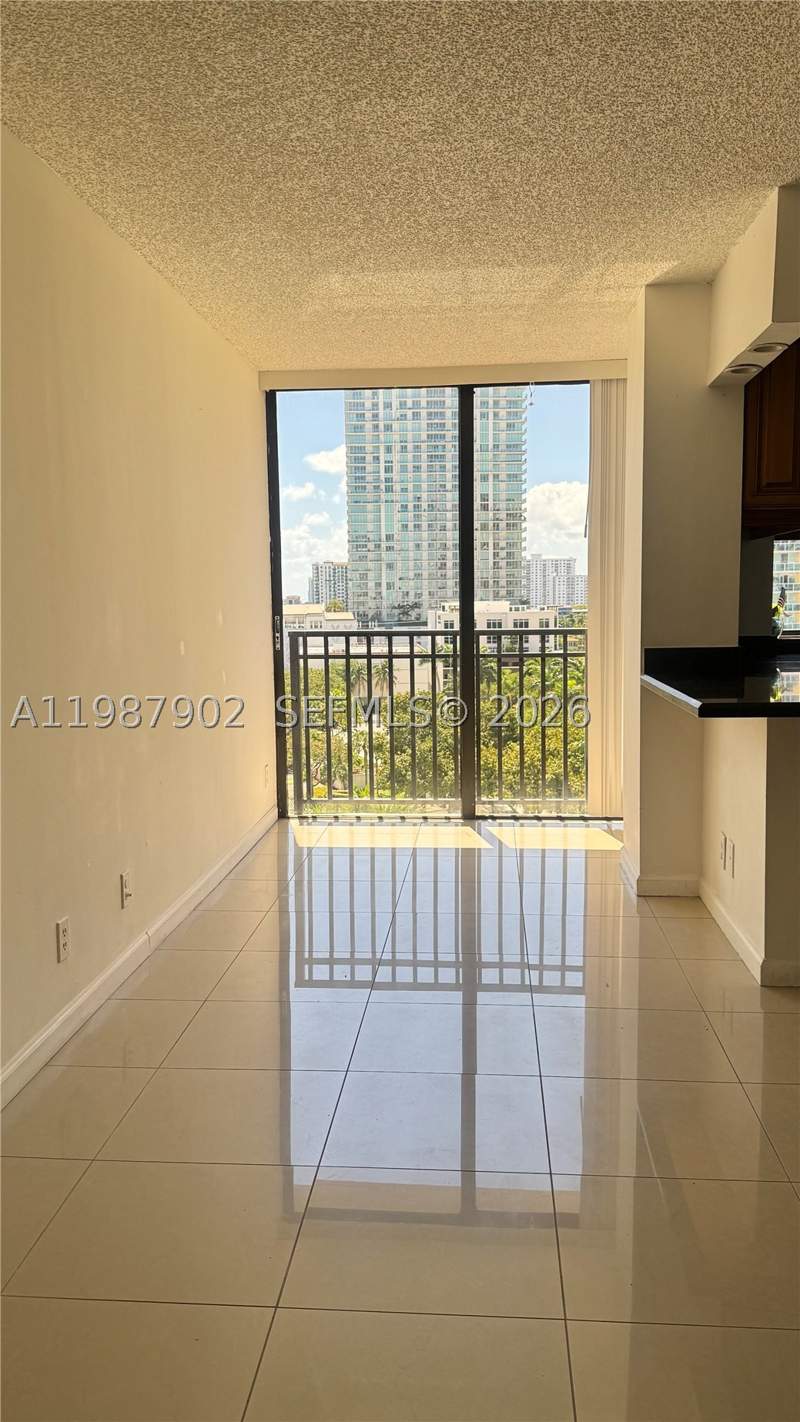 2 bedroom Condominium at 17021 N Bay Rd 1015, Plaza Of Americas Condo P, Sunny Isles Beach — photo 4