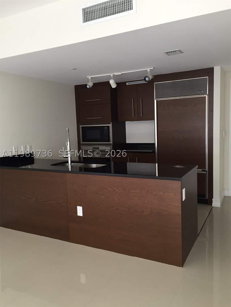 1 bedroom Condominium at 475 Brickell Ave 5111, Iconbrickell Condo No 1, Miami — photo 5