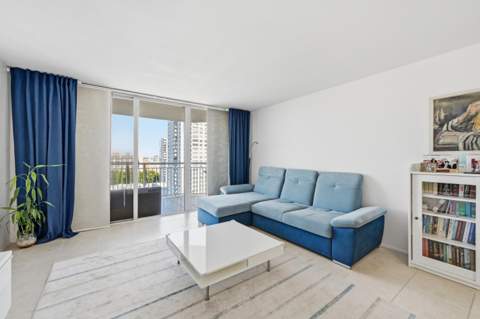 18011 Biscayne Boulevard 1502, Aventura FL - photo 6 of 41