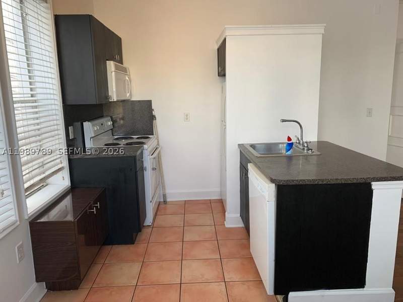 2 bedroom Condominium at 1027 Pennsylvania Ave 203, Penn Plaza Condo, Miami Beach — photo 5
