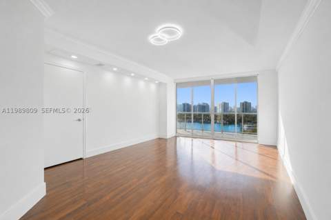 3598 Yacht Club Dr 1204, Aventura FL - photo 6 of 19