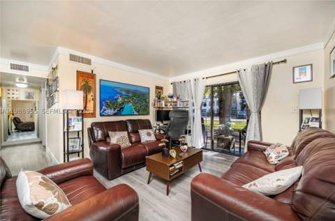 7095 NW 179th St 110, Hialeah FL - photo 6 of 22