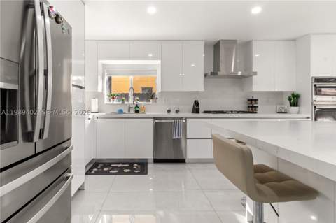 14052 SW 167th Ter, Miami FL - photo 9 of 33