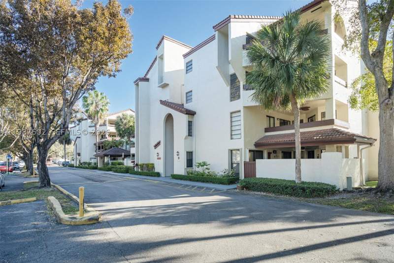 2 bedroom Condominium at 9040 SW 125th Ave D408, Kenland Bend South Condo, Miami — photo 3