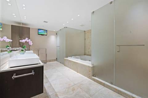 3535 Hiawatha Ave 502, Miami FL - photo 18 of 45