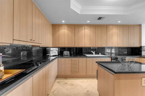 430 Grand Bay Dr 307, Key Biscayne FL - photo 15 of 46