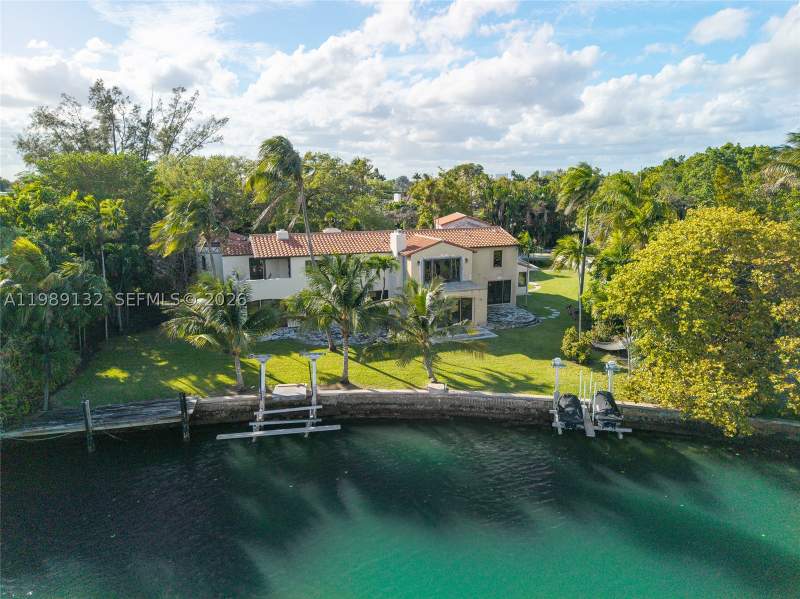 6 bedroom SingleFamilyResidence at 5005 Lakeview Dr, Lake View Sub, Miami Beach — photo 3