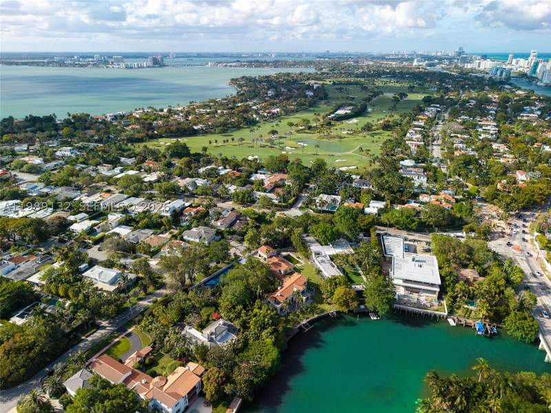 6 bedroom SingleFamilyResidence at 5005 Lakeview Dr, Lake View Sub, Miami Beach — photo 5