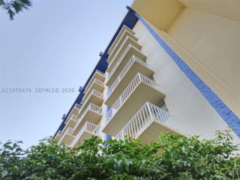 4550 NW 9th St 704E, Miami FL - photo 18 of 22