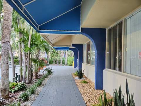 4550 NW 9th St 704E, Miami FL - photo 22 of 22