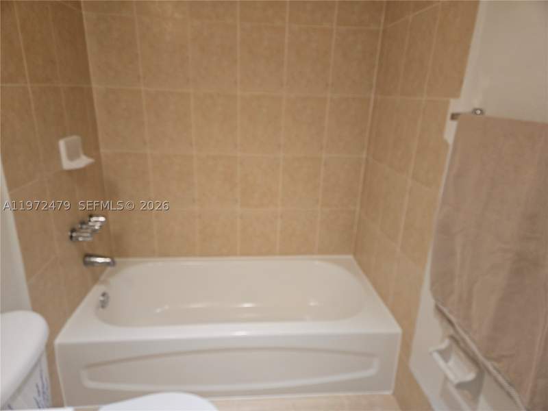 1 bedroom Condominium at 4550 NW 9th St 704E, Yolanda Villas Condo, Miami — photo 3