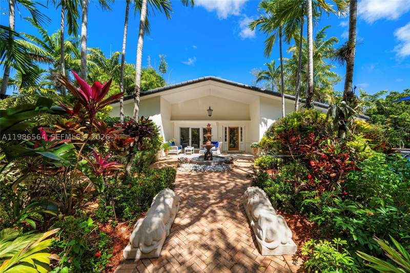 5 bedroom SingleFamilyResidence at 269 Cranwood Dr, Tropical Isle Homes Sub 4, Key Biscayne — photo 2