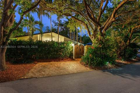 269 Cranwood Dr, Key Biscayne FL - photo 21 of 100