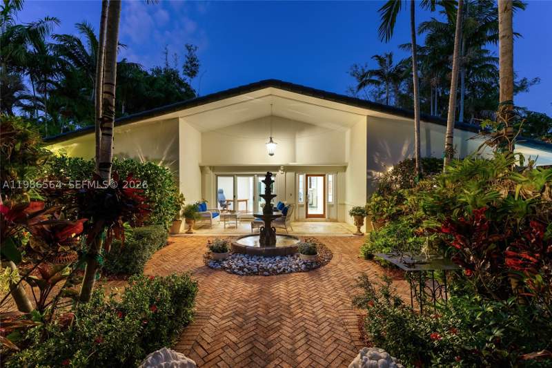 5 bedroom SingleFamilyResidence at 269 Cranwood Dr, Tropical Isle Homes Sub 4, Key Biscayne — photo 4