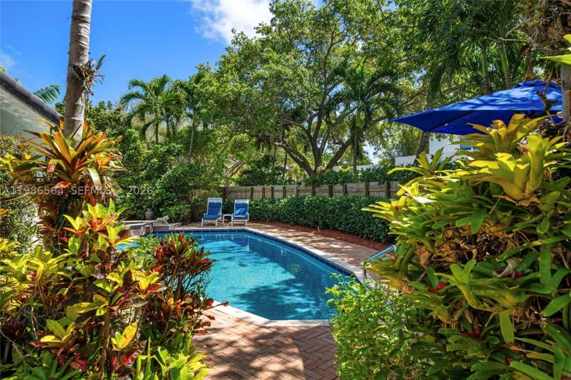 5 bedroom SingleFamilyResidence at 269 Cranwood Dr, Tropical Isle Homes Sub 4, Key Biscayne — photo 5