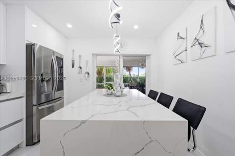 2570 SE 7th Pl, Homestead FL - photo 12 of 49