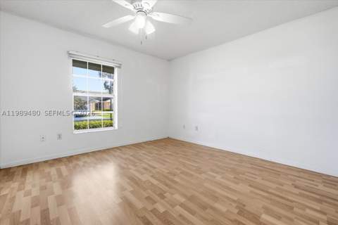 2570 SE 7th Pl, Homestead FL - photo 15 of 49