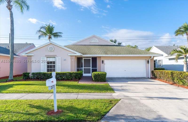 2 bedroom SingleFamilyResidence at 2570 SE 7th Pl, Keys-Gate No 1, Homestead — photo 2