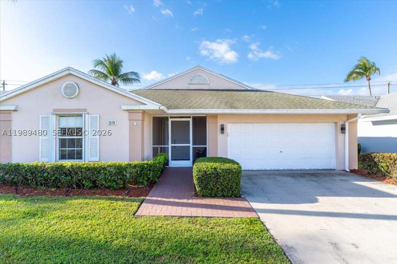 2 bedroom SingleFamilyResidence at 2570 SE 7th Pl, Keys-Gate No 1, Homestead — photo 4