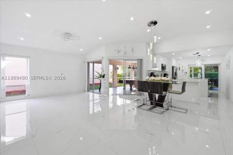 2570 SE 7th Pl, Homestead FL - photo 8 of 49