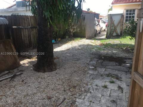 625 E 8th Ct, Hialeah FL - photo 14 of 18