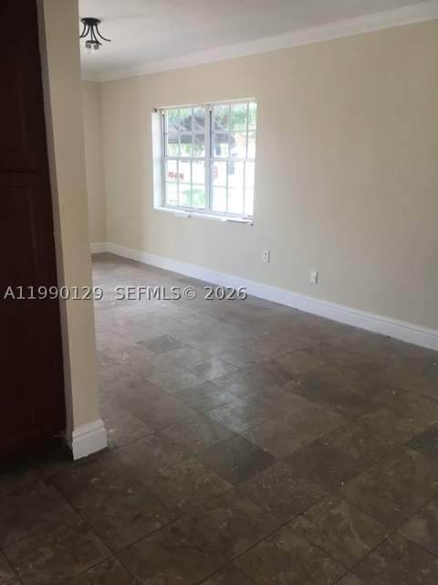 625 E 8th Ct, Hialeah FL - photo 6 of 18