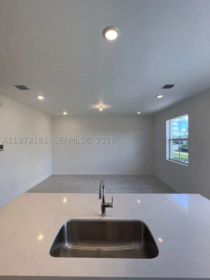 3 bedroom Townhouse at 1765 SE 7th Ter, Cedar At Keys Gate, Homestead — photo 5