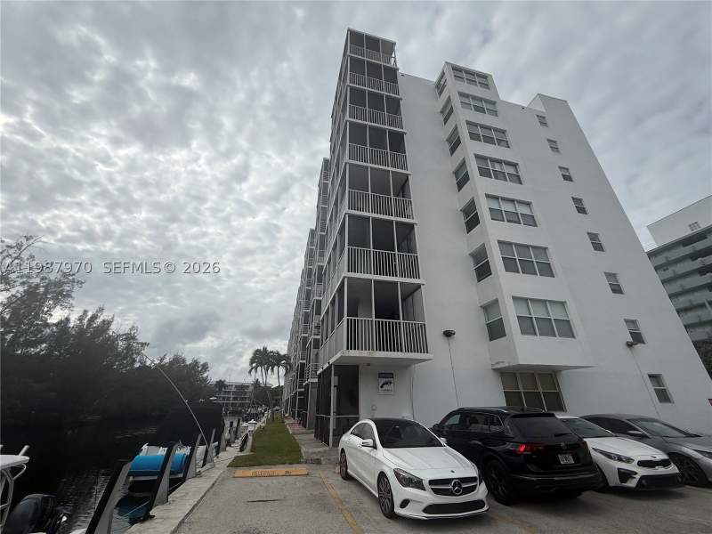 2 bedroom Condominium at 3660 NE 166th St 415, Eastern Shores White Hous, North Miami Beach — photo 2