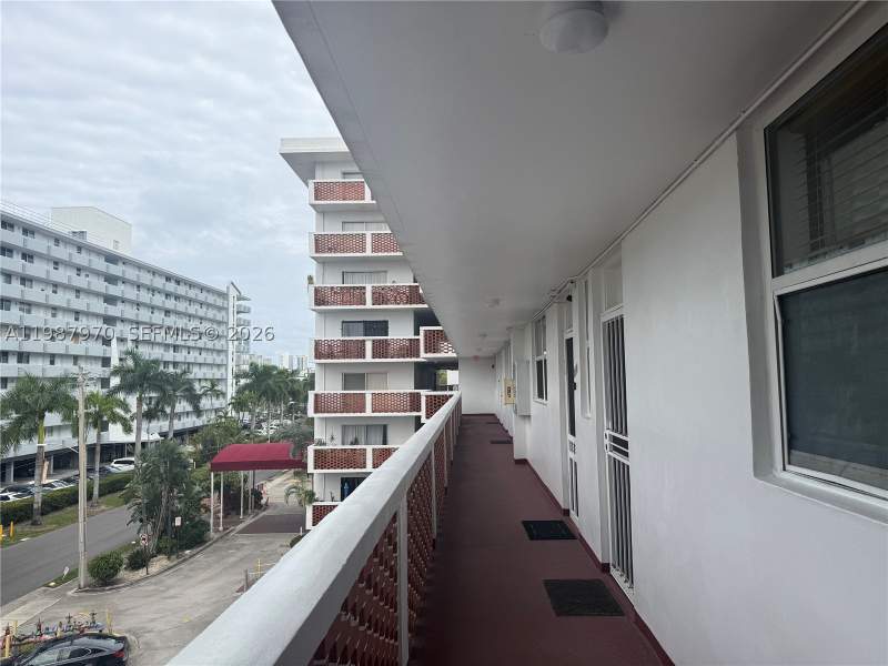 2 bedroom Condominium at 3660 NE 166th St 415, Eastern Shores White Hous, North Miami Beach — photo 4