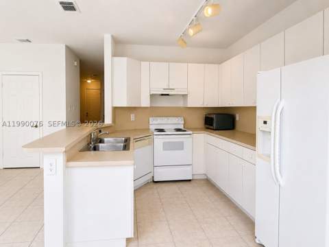 16649 SW 80th Ter, Miami FL - photo 8 of 23
