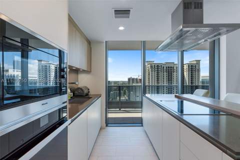 1000 Brickell Plz 2812, Miami FL - photo 10 of 38