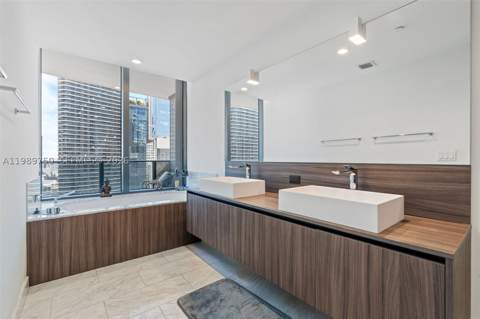 1000 Brickell Plz 2812, Miami FL - photo 18 of 38