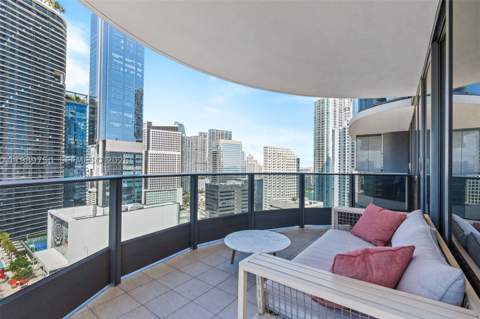 1000 Brickell Plz 2812, Miami FL - photo 6 of 38