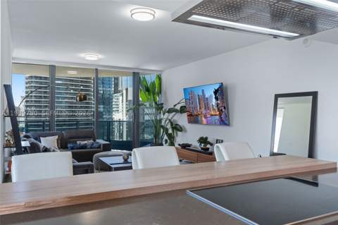 1000 Brickell Plz 2812, Miami FL - photo 9 of 38