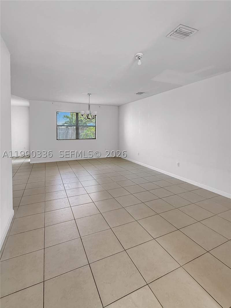5 bedroom SingleFamilyResidence at 709 SE 35th Ave, Baywinds At Cozumel, Homestead — photo 4